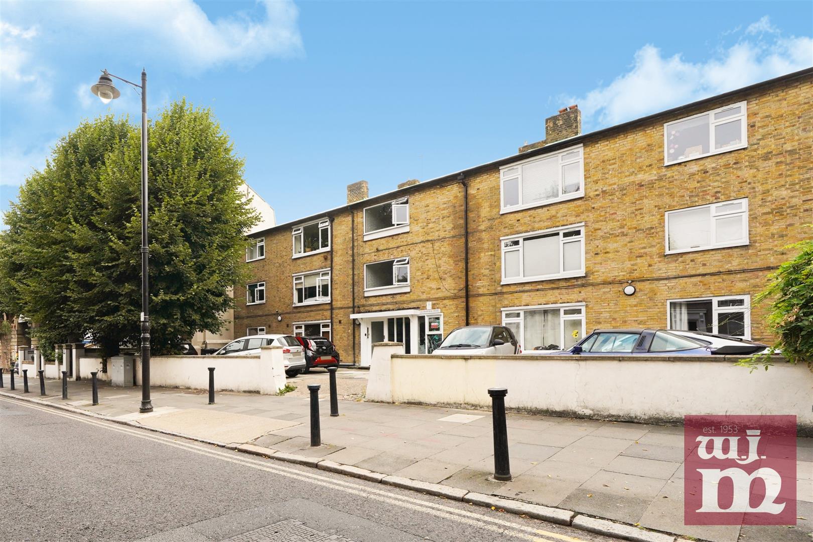 3 bed property in Fairfield Road, Bow